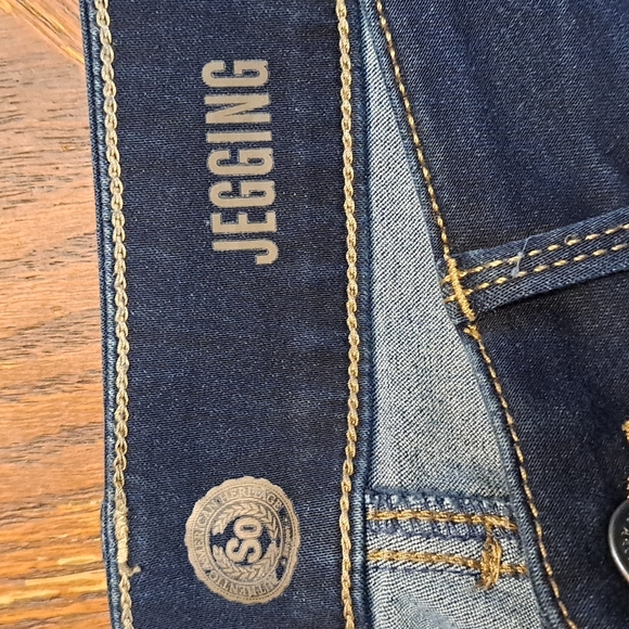 SO Dark Denim Jegging Stretch Jeans. Size 11 NWOT - Picture 6 of 7